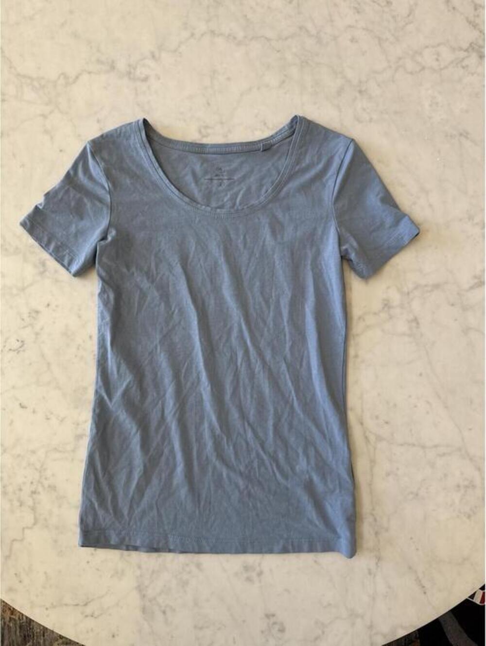 C&A Blue Scoop Neck Fitted Basic T-Shirt Women’s XS